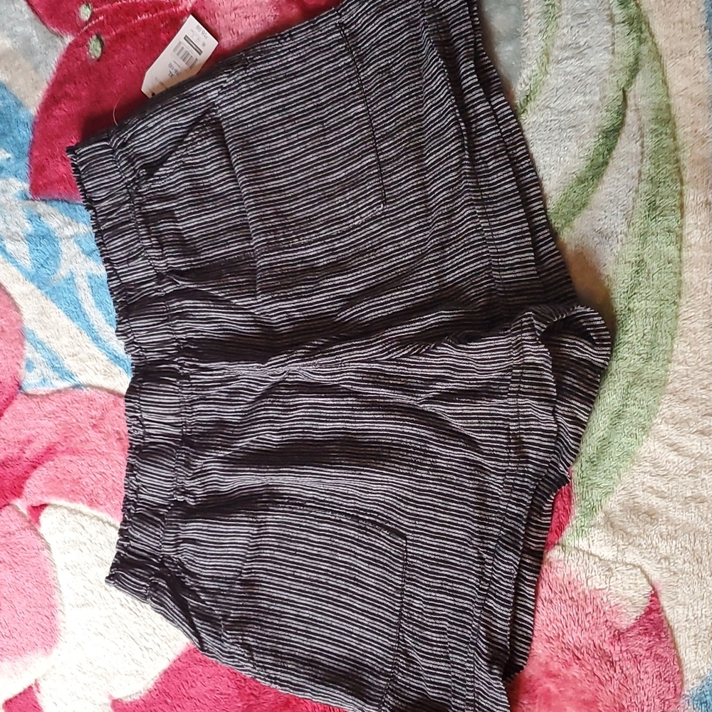 SC - Pinstriped Linen Shorts (Relaxed Fit)